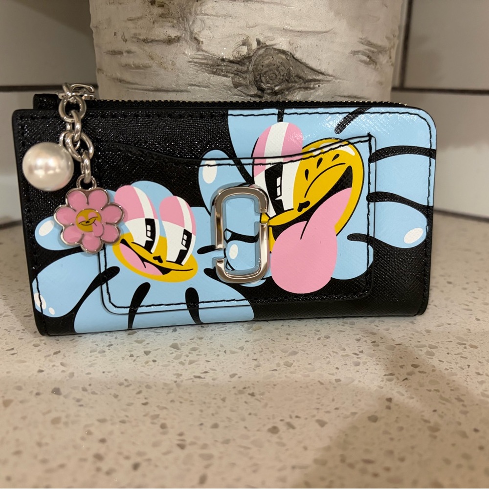 Marc Jacobs slim wallet